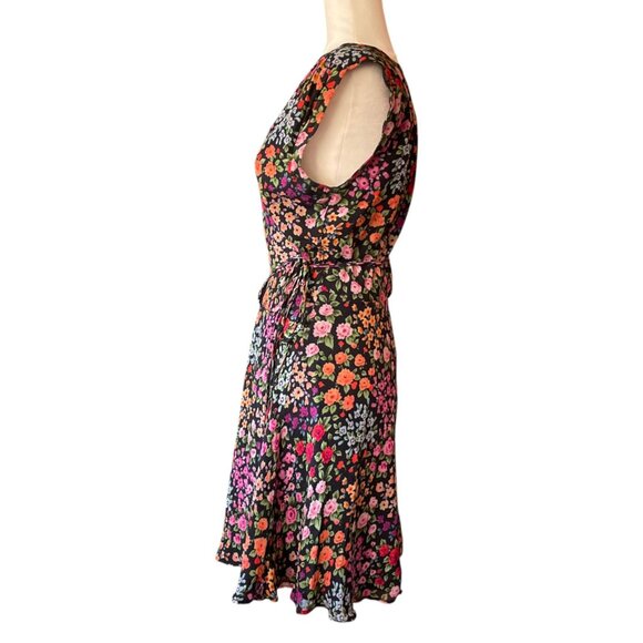 Yumi Kim Lexey Wrap Dress Cottage Floral Kingston Garden SZ M Twee Indie Dress - Picture 4 of 13